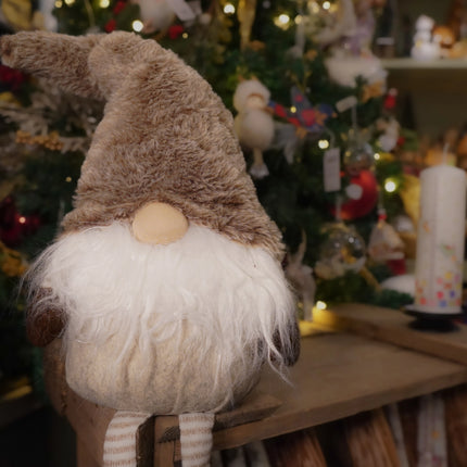 Sitting Christmas Gonk – Plush Nordic Shelf Sitter Decoration